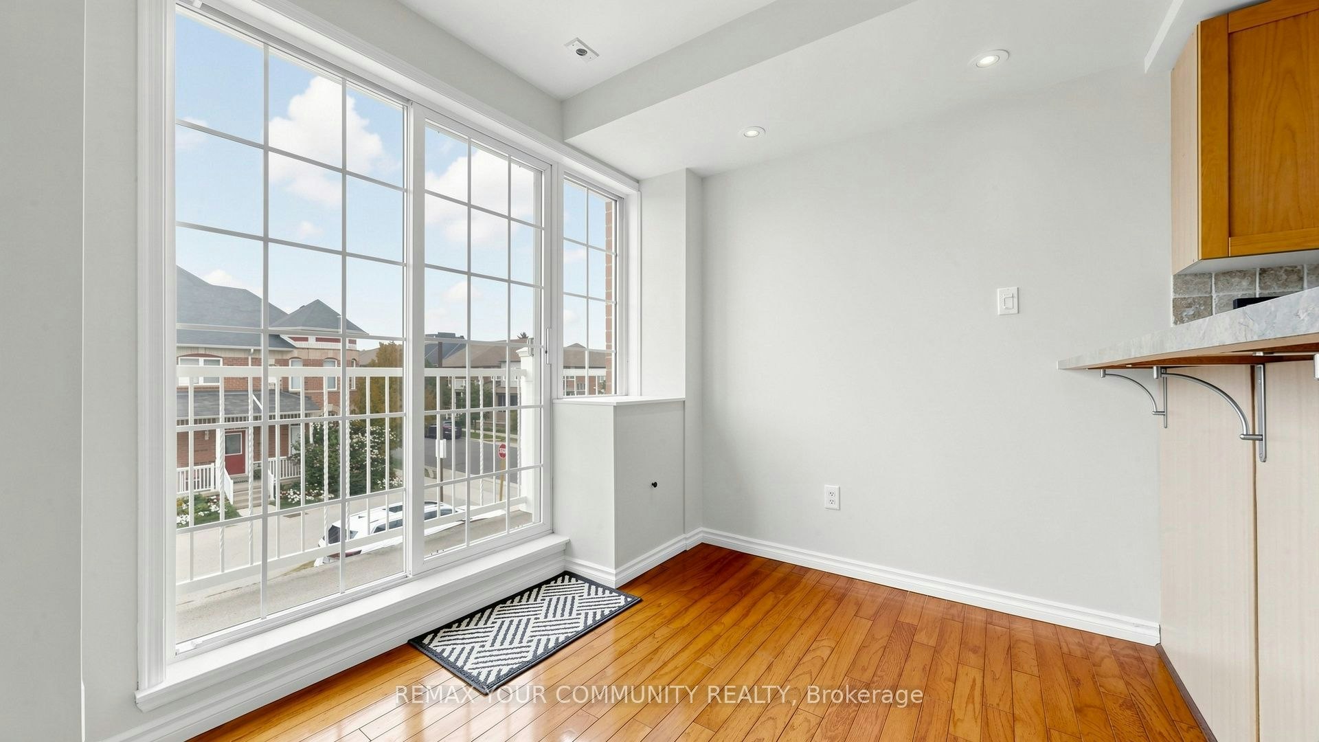 D210-116 Cornell Park Avenue, Markham, ON, L6B 1B6 - 7