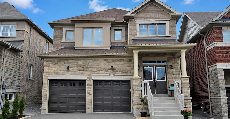 232 Frederick Curran Lane, Newmarket, ON, L3X 3J3