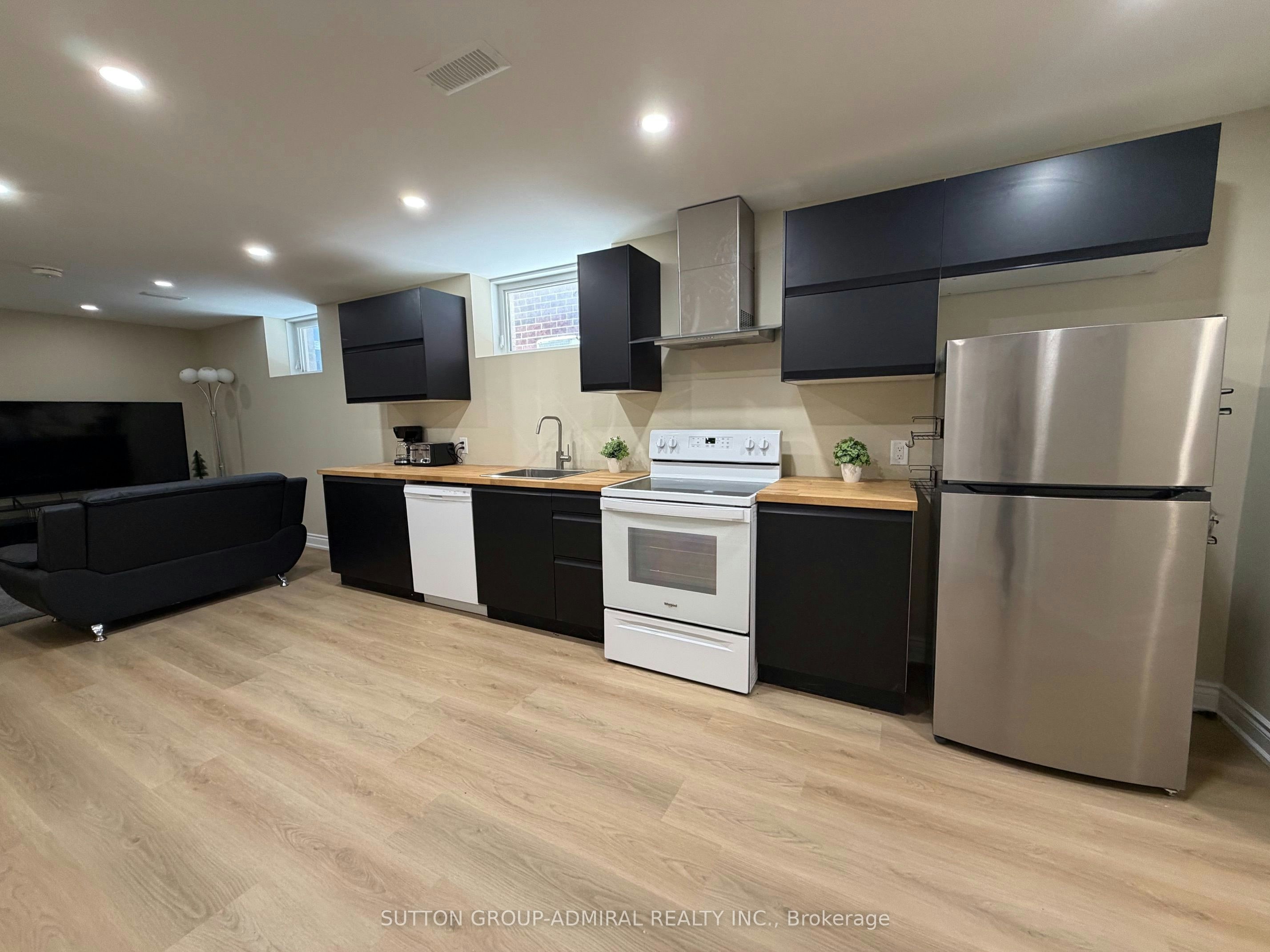 232 Frederick Curran Lane, Newmarket, ON, L3X 3J3 - 3