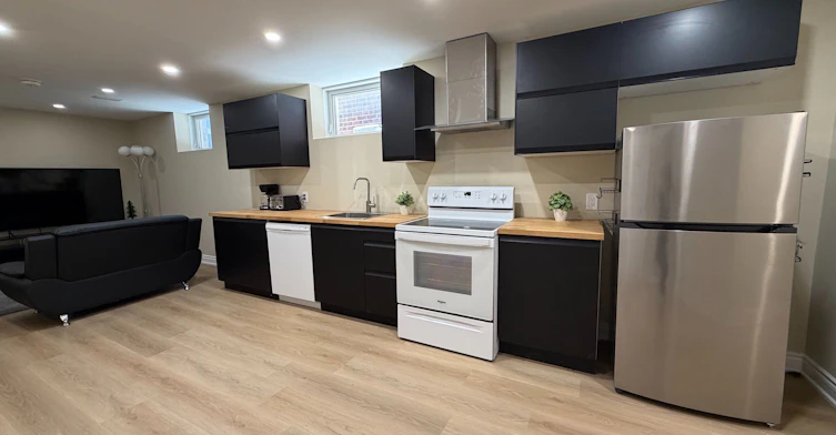 232 Frederick Curran Lane, Newmarket, ON, L3X 3J3 - 3