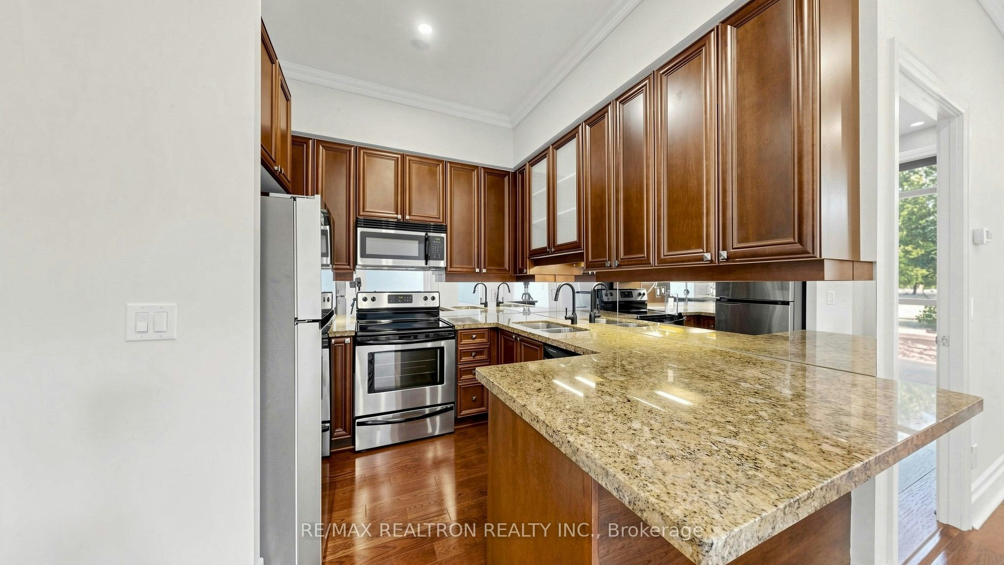 116C-39 Upper Duke Crescent, Markham, ON, L6G 0B8 - 5