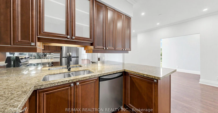 116C-39 Upper Duke Crescent, Markham, ON, L6G 0B8 - 6