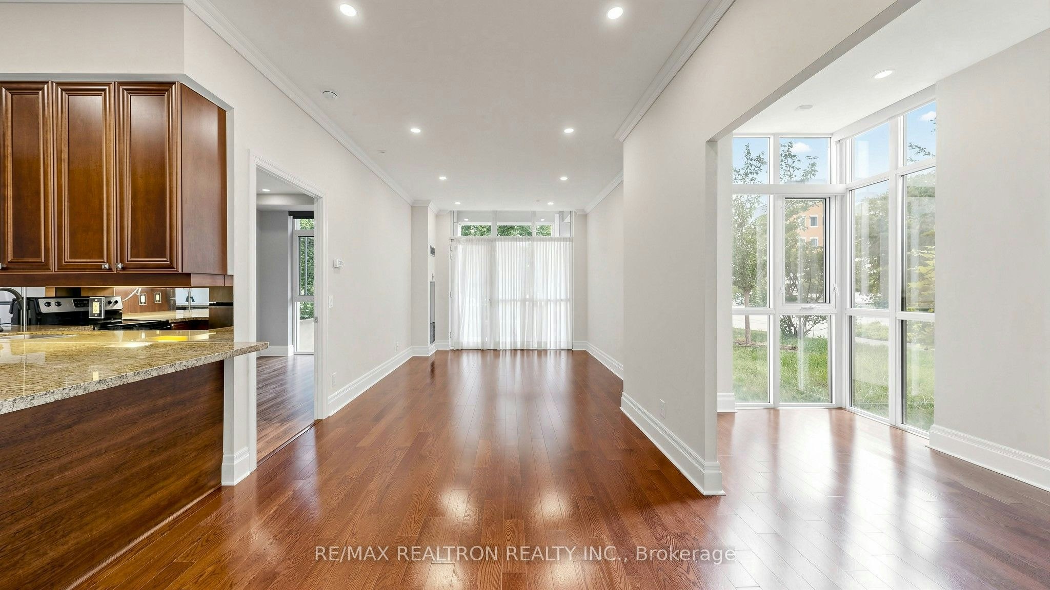 116C-39 Upper Duke Crescent, Markham, ON, L6G 0B8 - 3