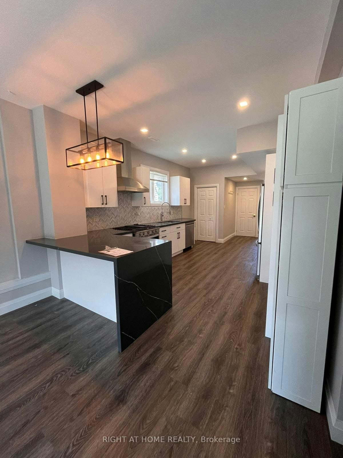 116 Maplewood Drive, Essa, ON, L0M 1B4 - 2