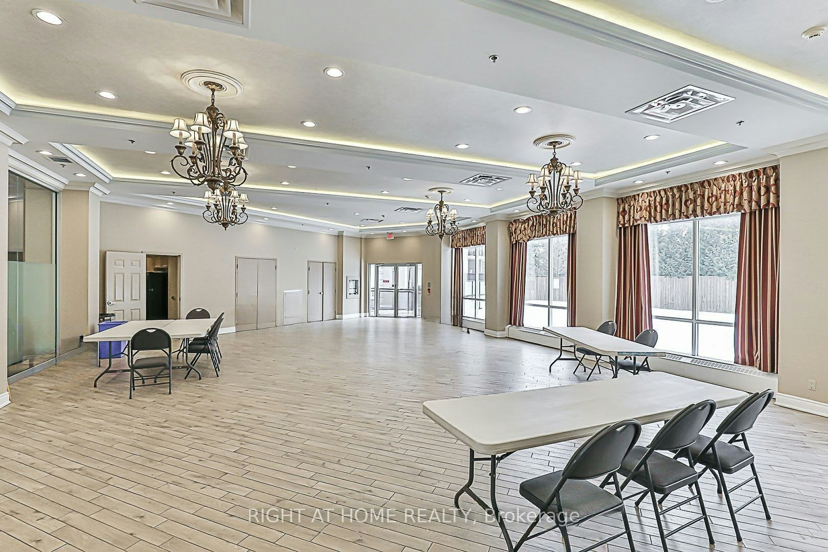 305-8 Maison Parc Court, Vaughan, ON, L4J 9K5 - 25