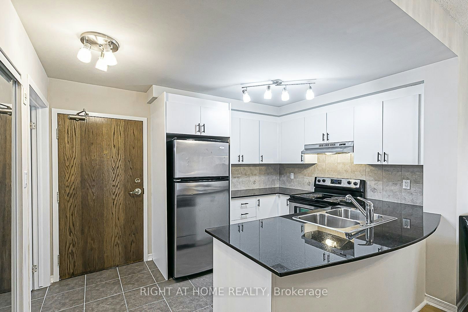 305-8 Maison Parc Court, Vaughan, ON, L4J 9K5 - 10