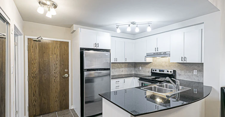 305-8 Maison Parc Court, Vaughan, ON, L4J 9K5 - 10
