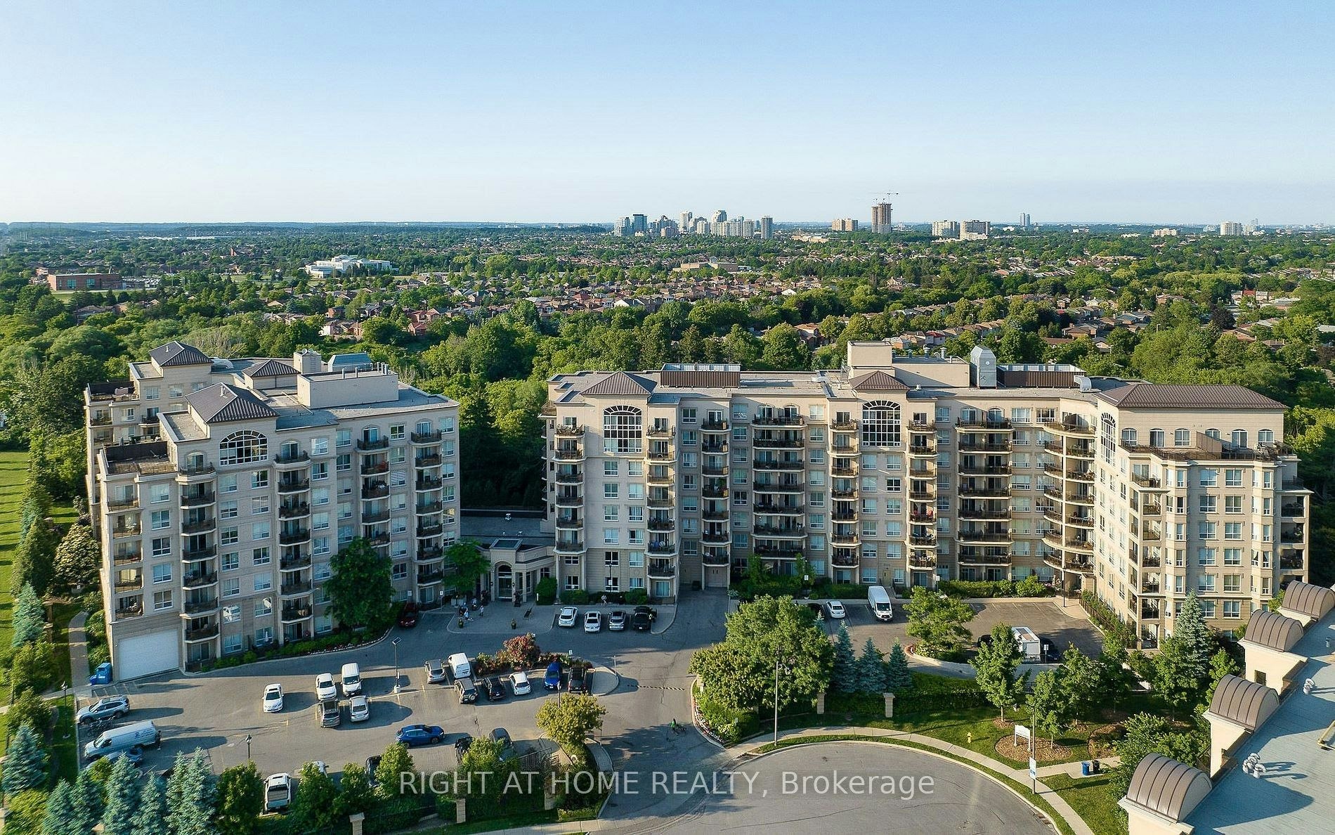 305-8 Maison Parc Court, Vaughan, ON, L4J 9K5 - 2