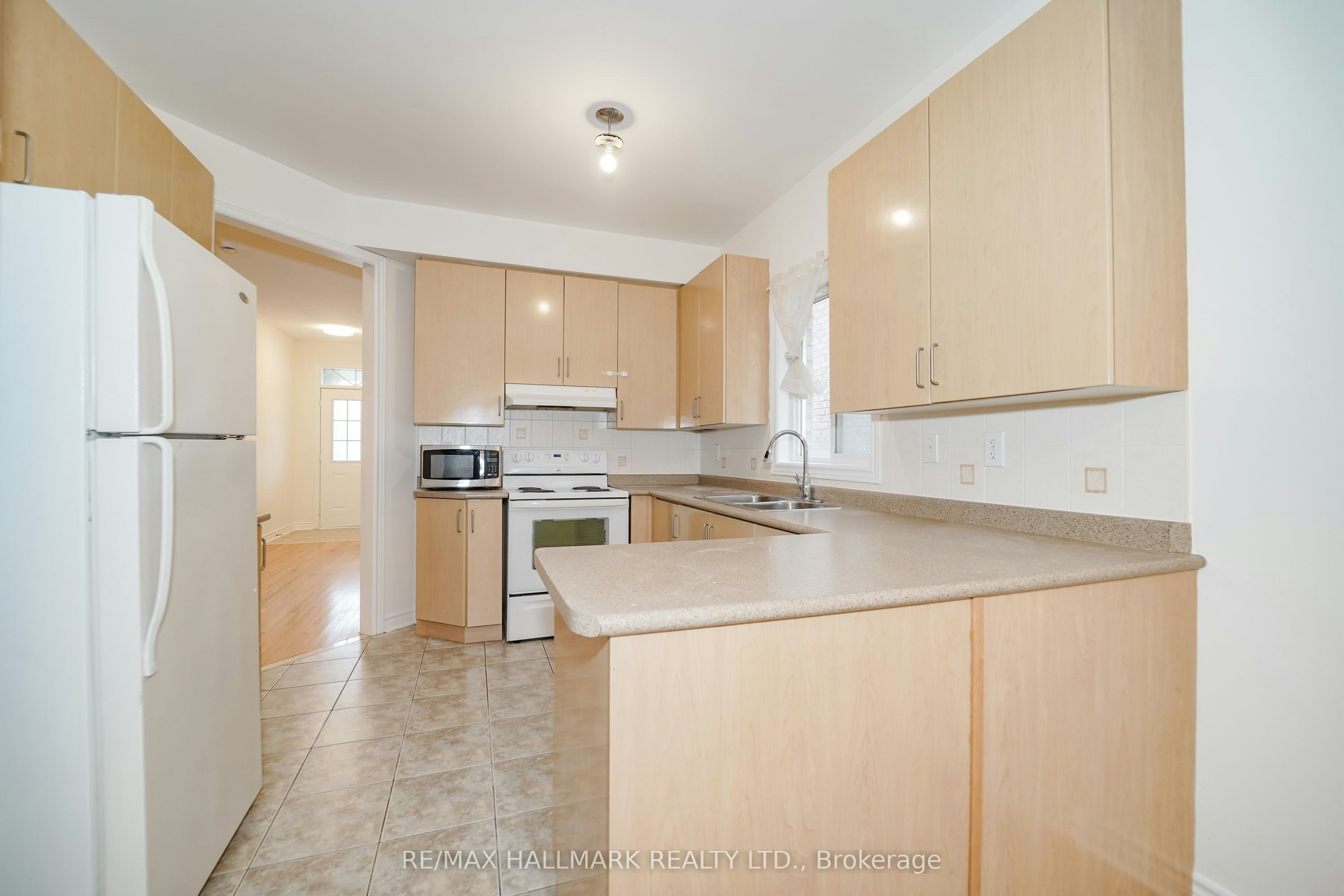 135 Maroon Drive, Richmond Hill, ON, L4E 5B7 - 8