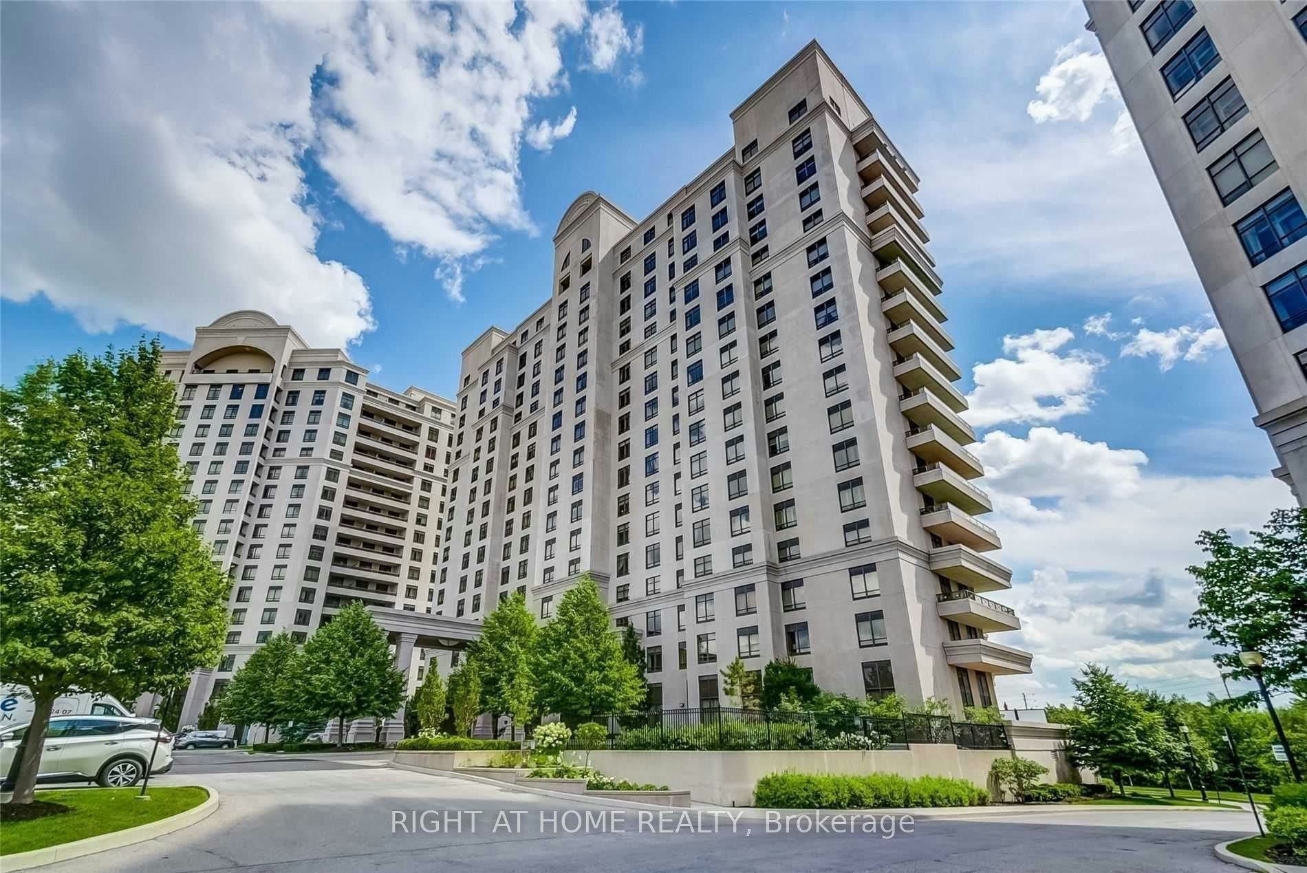 512-9245 Jane Street, Vaughan, ON, L6A 0J9