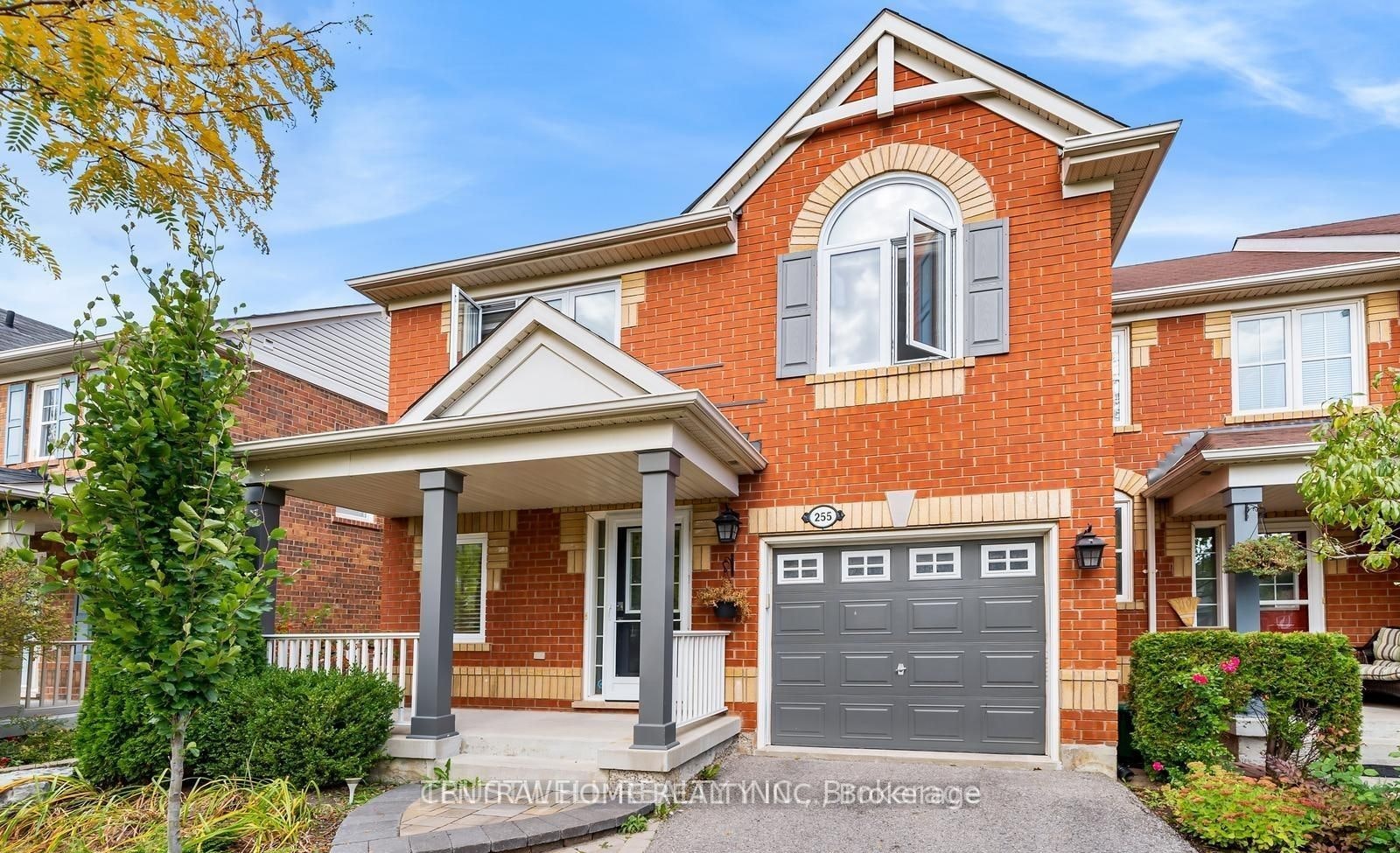 255 Chilcott Crescent, Newmarket, ON, L3X 3G7 - 2