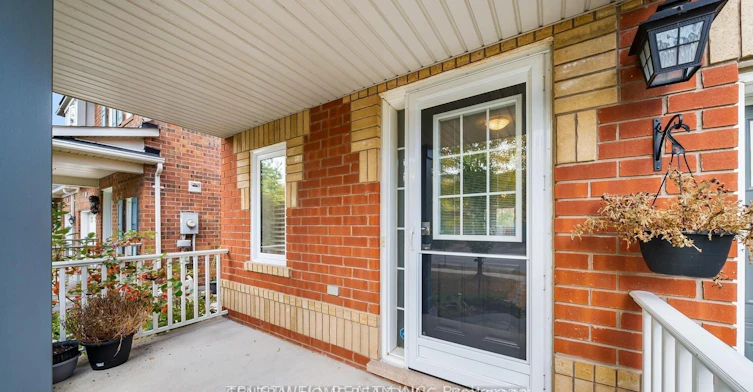 255 Chilcott Crescent, Newmarket, ON, L3X 3G7 - 3