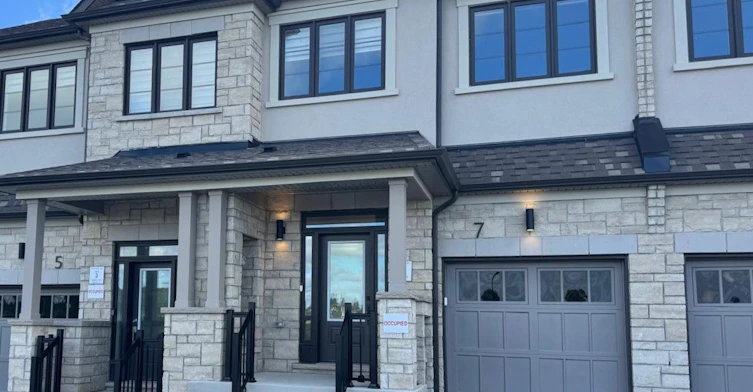 7 Thomas Smith Street, Georgina, ON, L4P 0S3