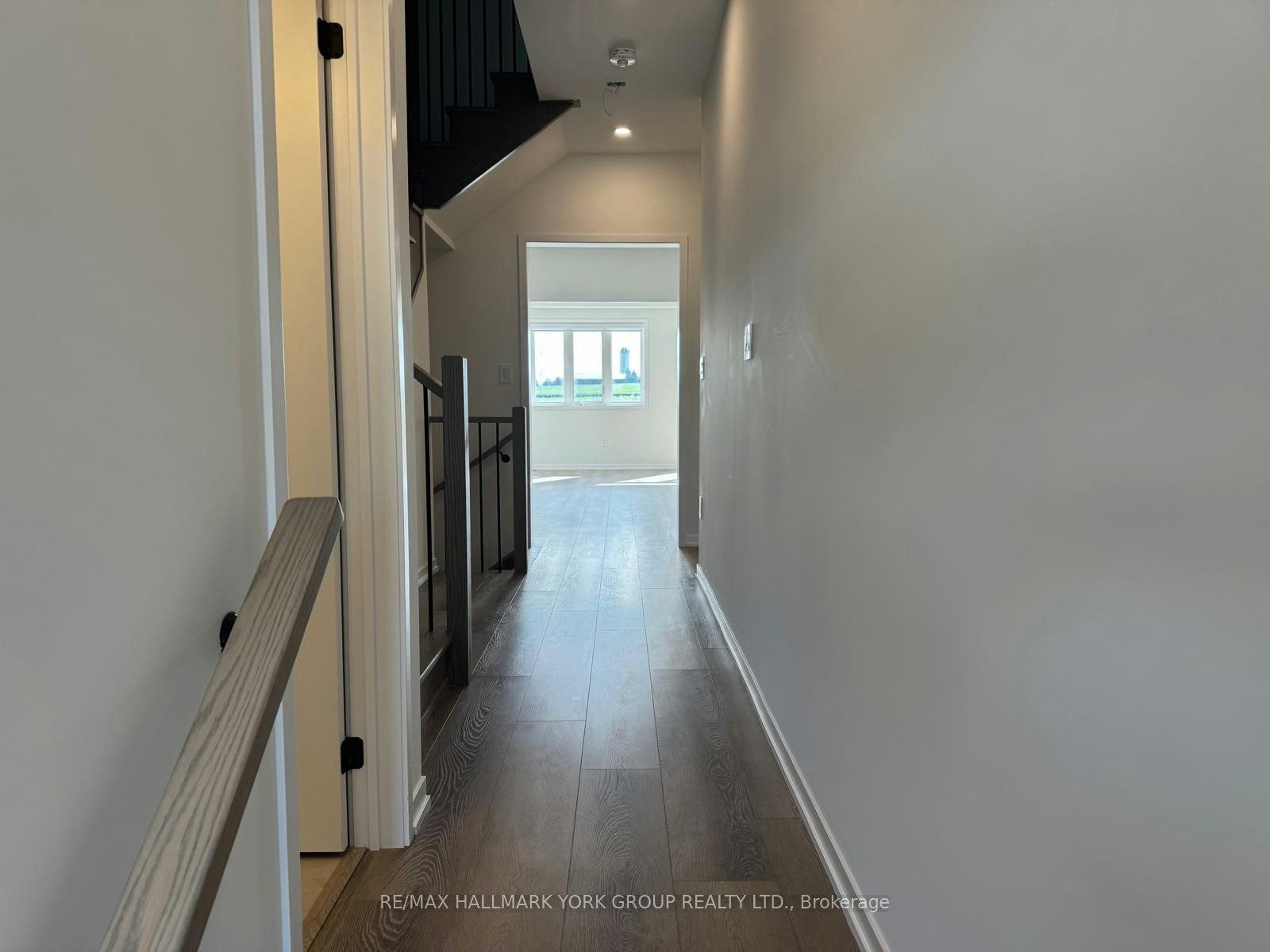 7 Thomas Smith Street, Georgina, ON, L4P 0S3 - 4