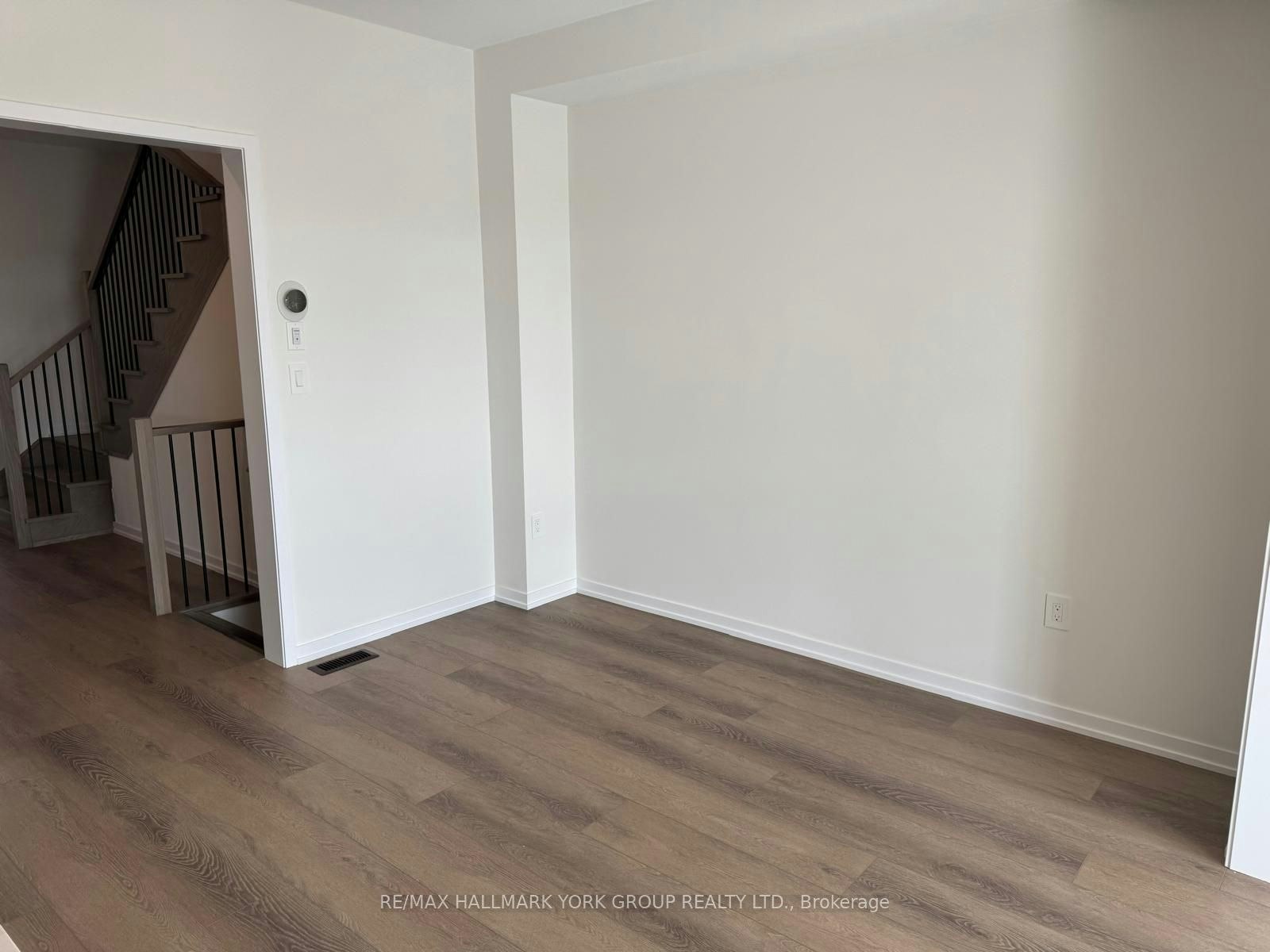 7 Thomas Smith Street, Georgina, ON, L4P 0S3 - 11
