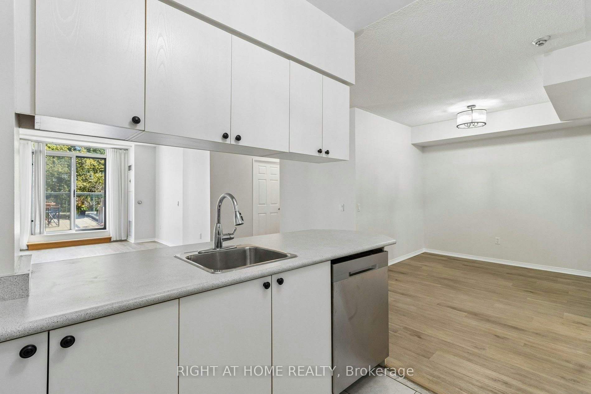 106-7398 Yonge Street, Vaughan, ON, L4J 8J2 - 20