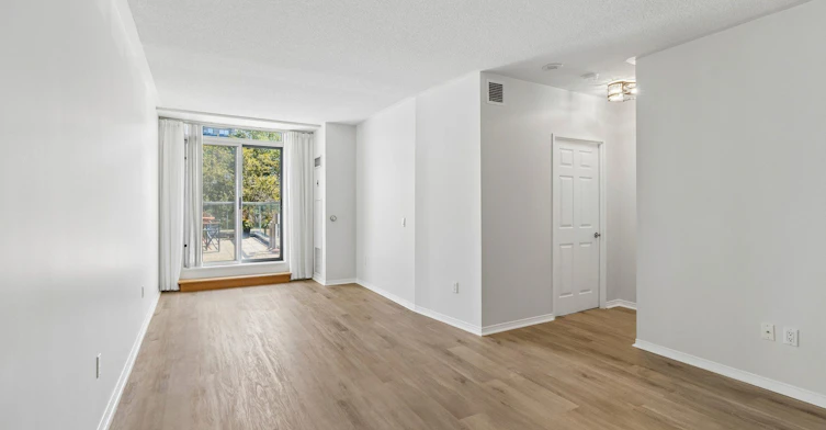 106-7398 Yonge Street, Vaughan, ON, L4J 8J2 - 9