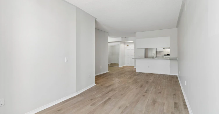 106-7398 Yonge Street, Vaughan, ON, L4J 8J2 - 5