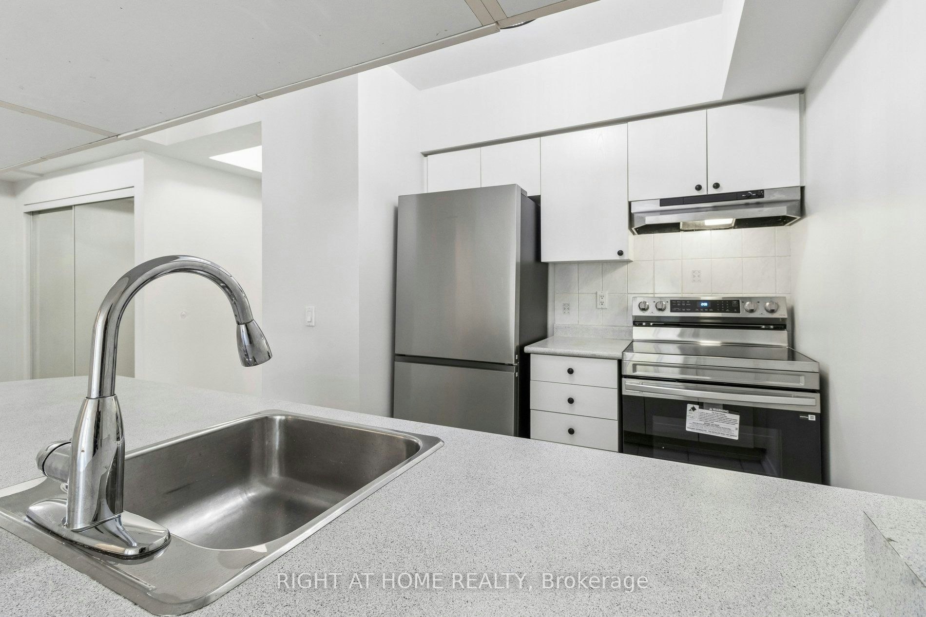 106-7398 Yonge Street, Vaughan, ON, L4J 8J2 - 19
