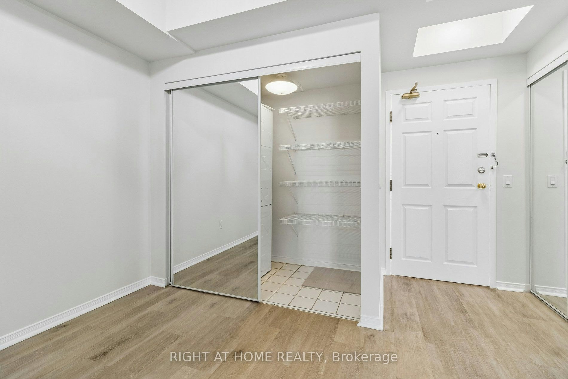 106-7398 Yonge Street, Vaughan, ON, L4J 8J2 - 25