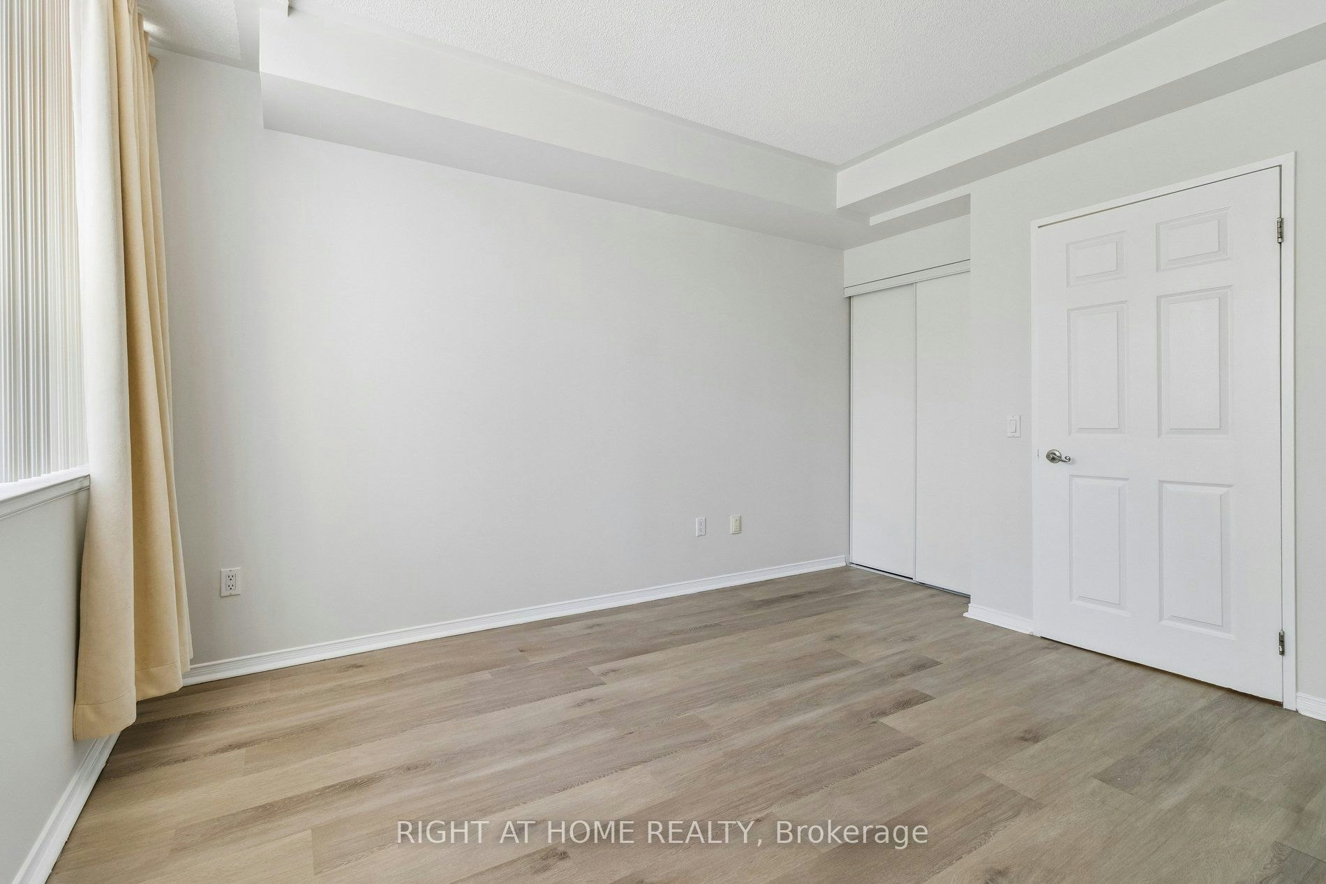 106-7398 Yonge Street, Vaughan, ON, L4J 8J2 - 11