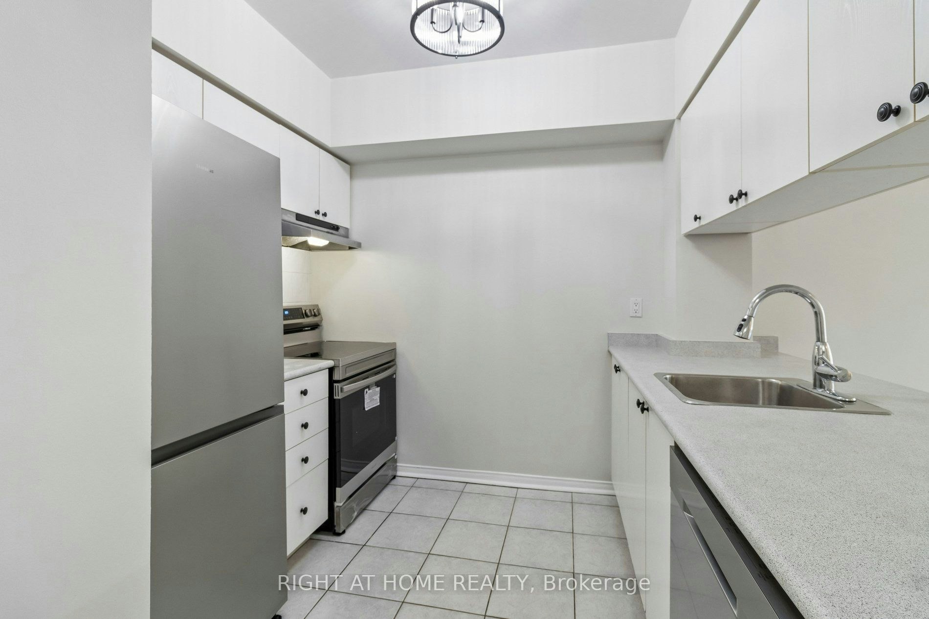 106-7398 Yonge Street, Vaughan, ON, L4J 8J2 - 18