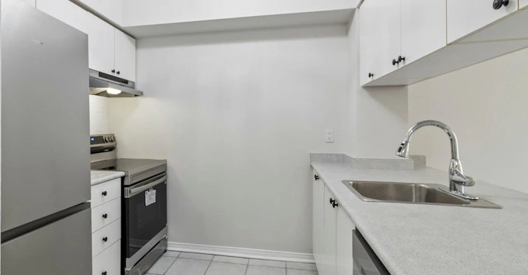 106-7398 Yonge Street, Vaughan, ON, L4J 8J2 - 18