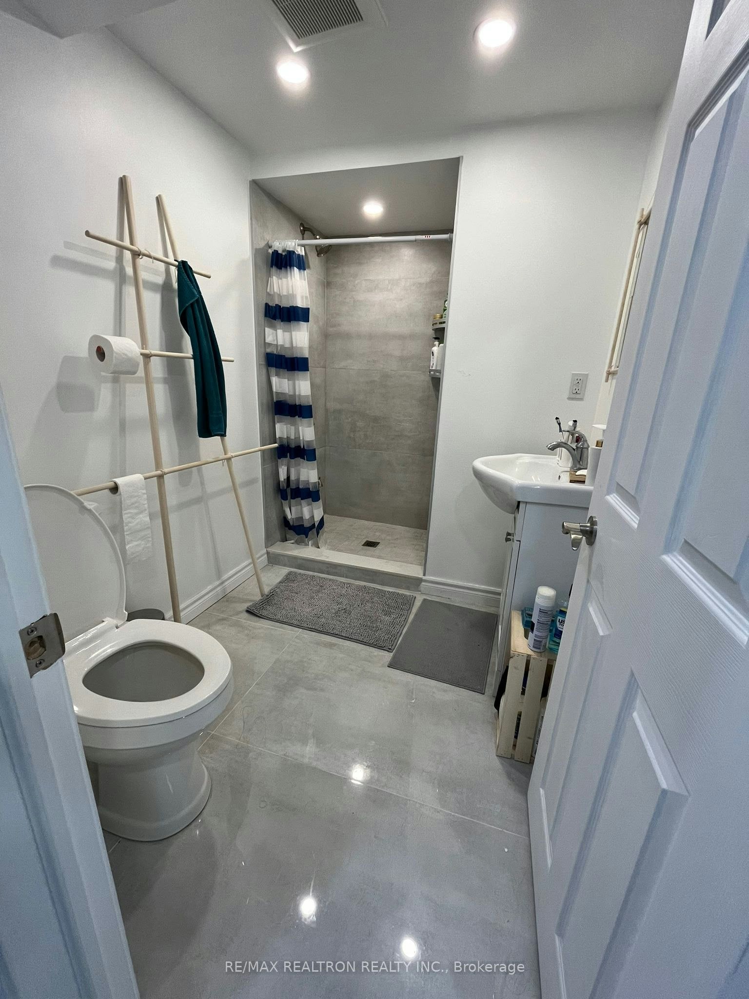 Lower-82 Rush Road, Aurora, ON, L4G 7G5 - 7