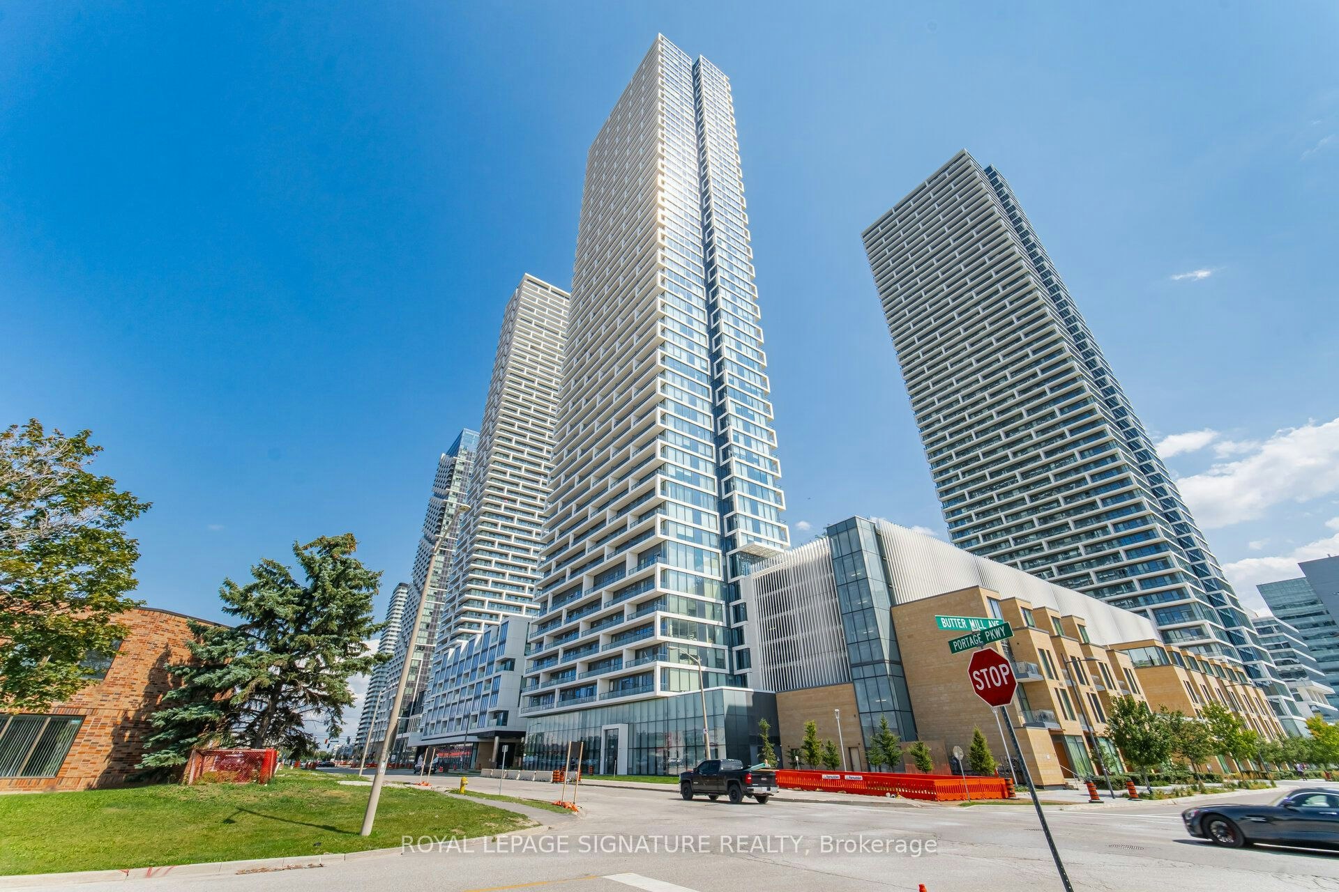 5301-898 Portage Parkway, Vaughan, ON, L4K 0J6
