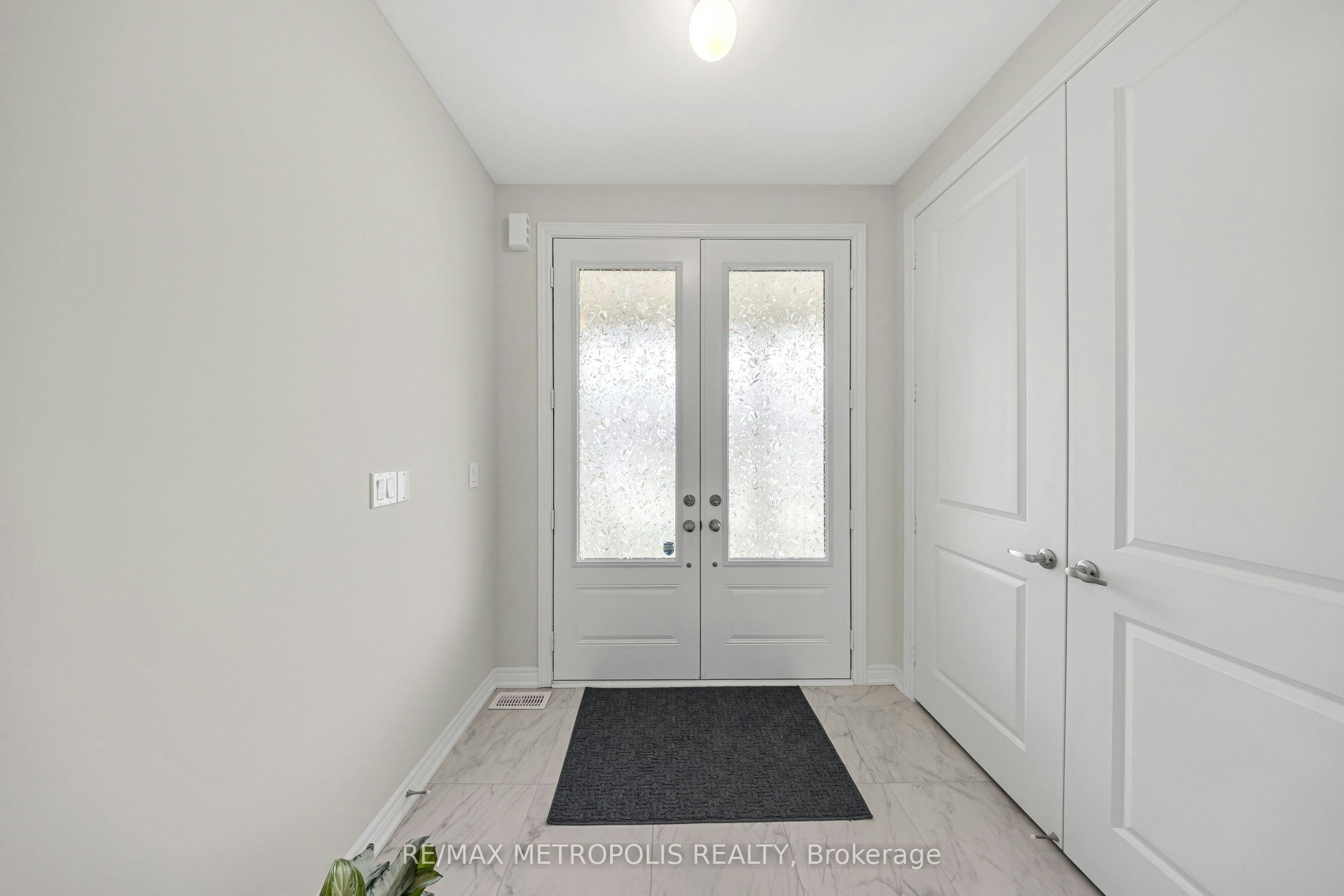 64 Big Canoe Drive, Georgina, ON, L0E 1R0 - 2