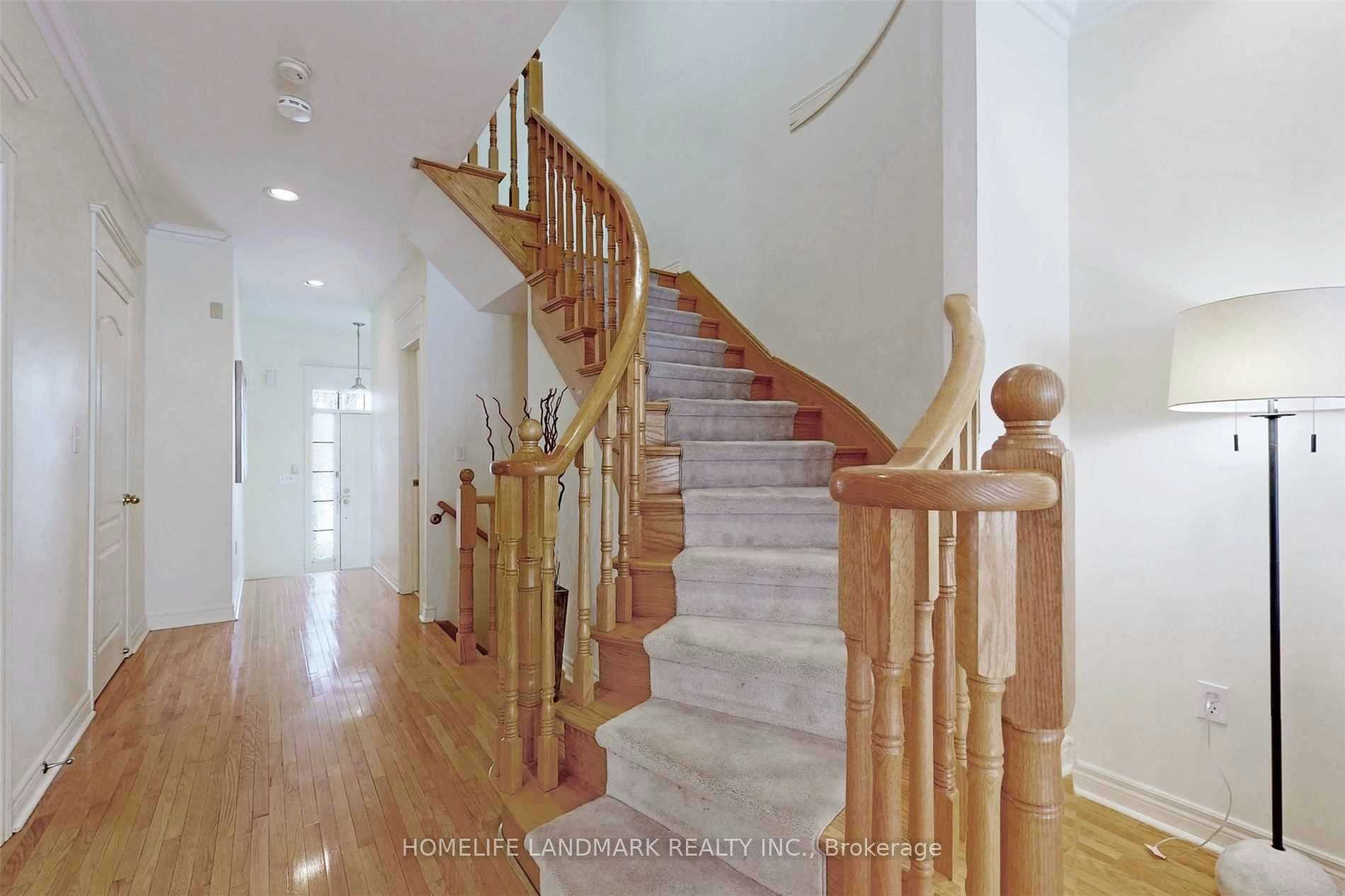 22 Kingsbridge Circle, Vaughan, ON, L4J 8N7 - 13