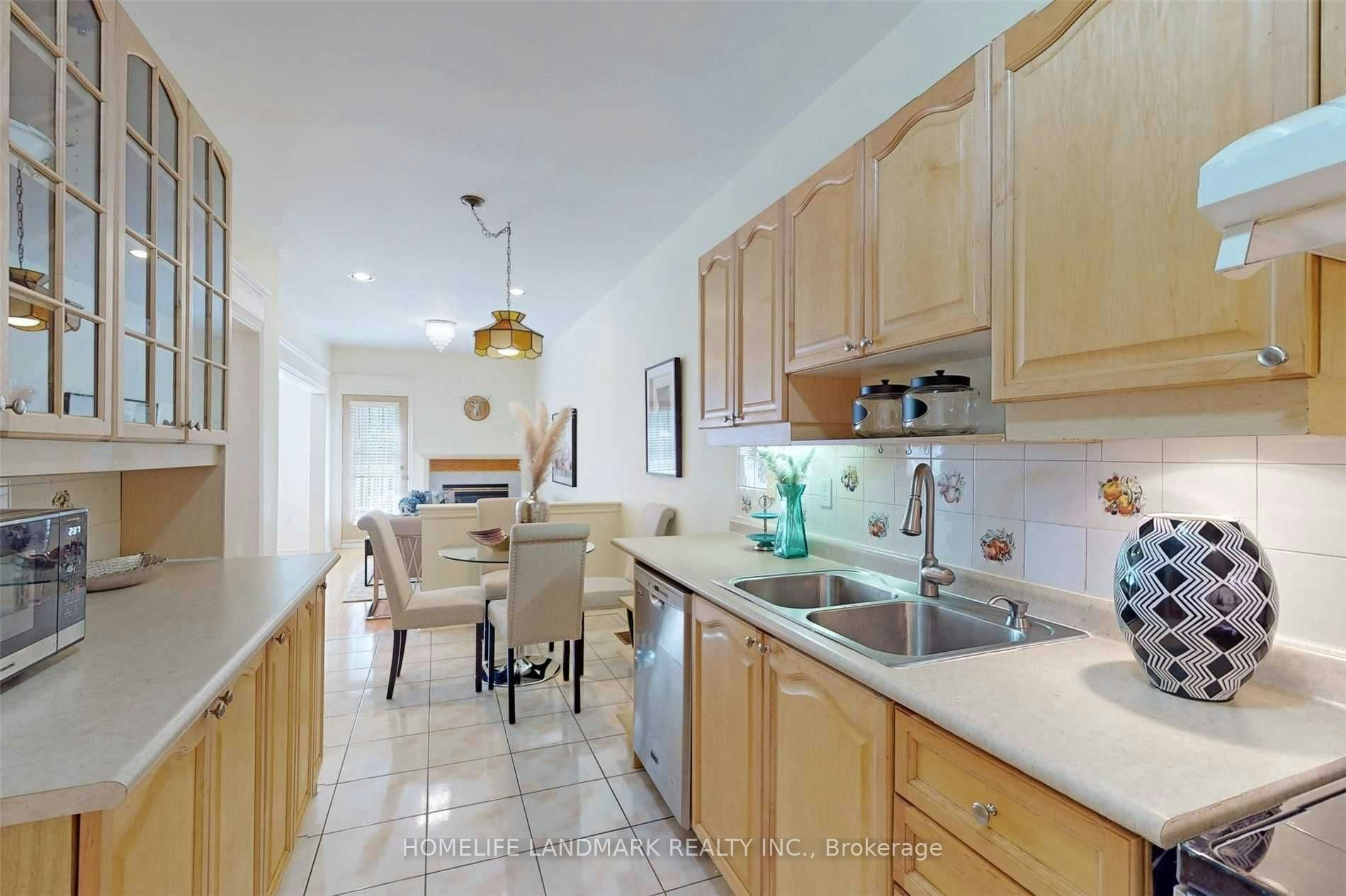 22 Kingsbridge Circle, Vaughan, ON, L4J 8N7 - 12
