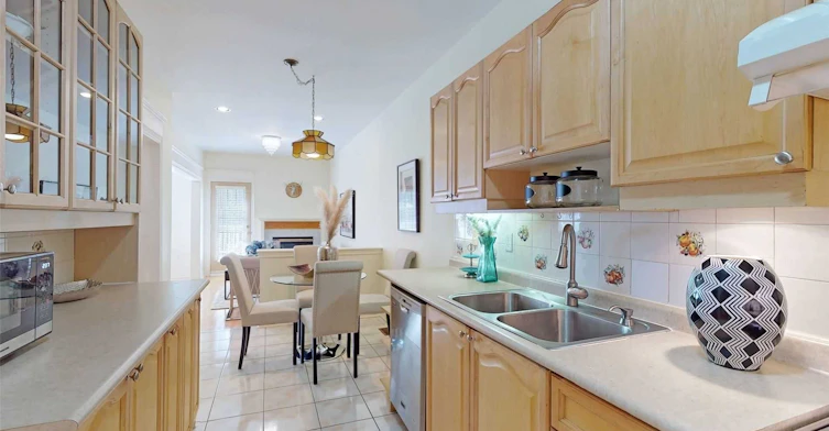 22 Kingsbridge Circle, Vaughan, ON, L4J 8N7 - 12