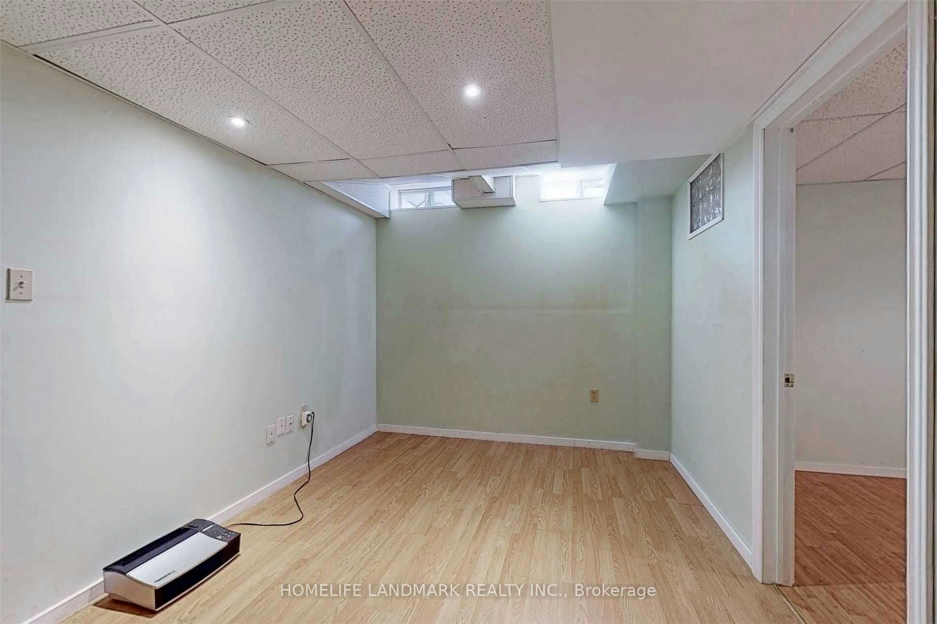 22 Kingsbridge Circle, Vaughan, ON, L4J 8N7 - 22