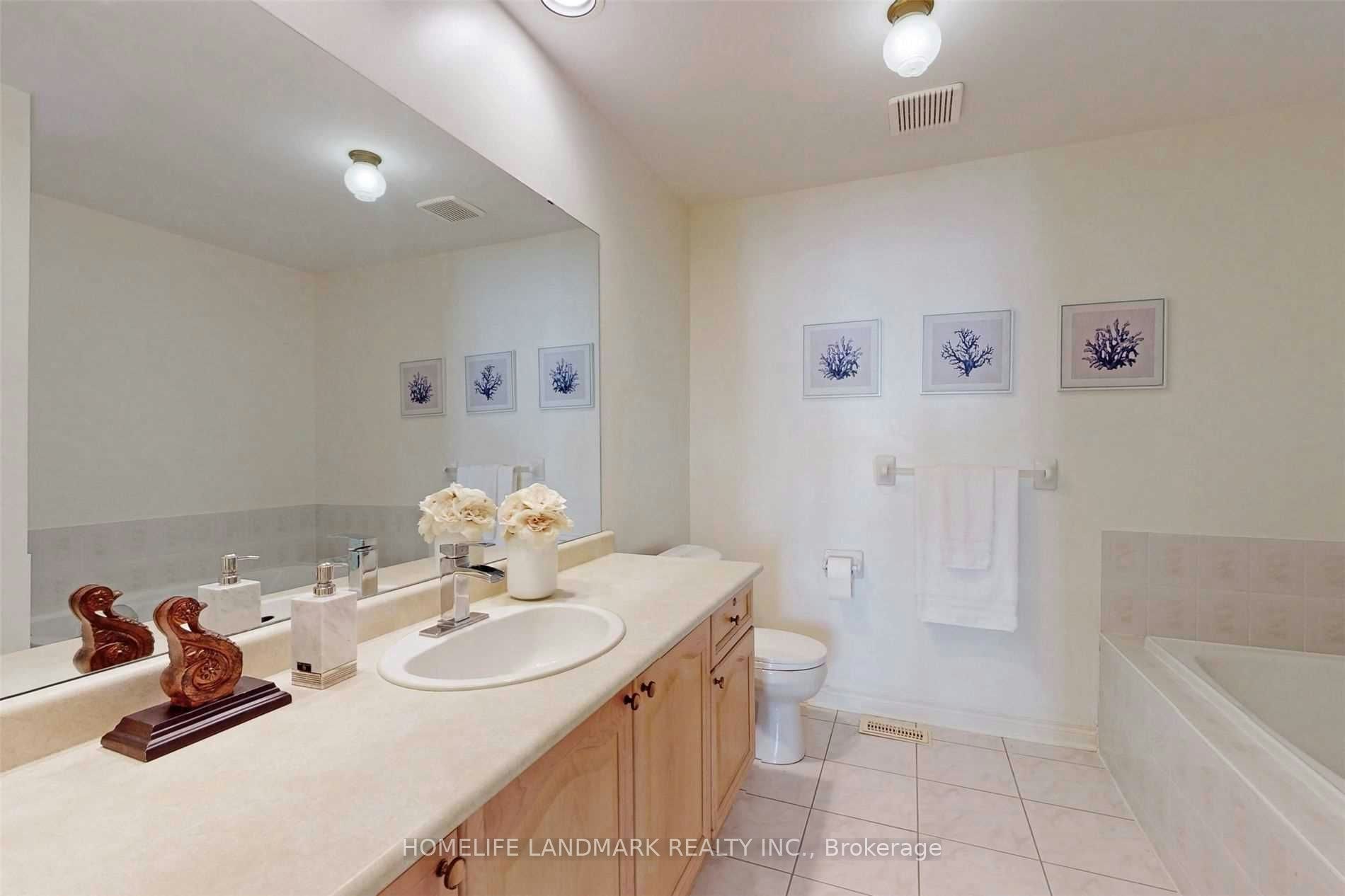 22 Kingsbridge Circle, Vaughan, ON, L4J 8N7 - 16
