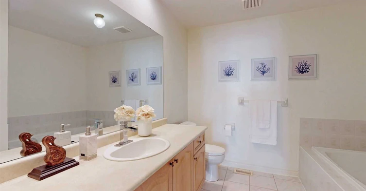 22 Kingsbridge Circle, Vaughan, ON, L4J 8N7 - 16