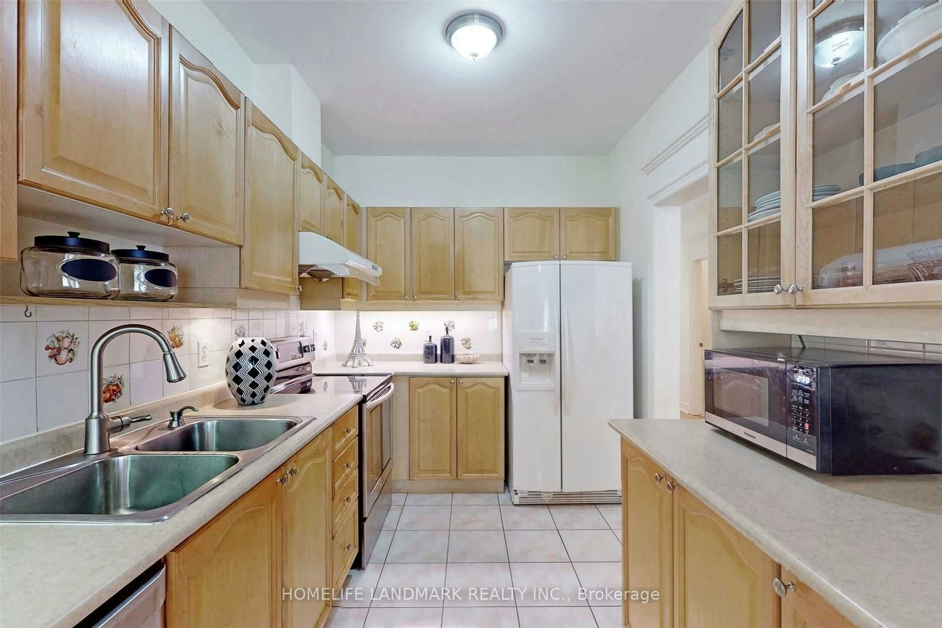 22 Kingsbridge Circle, Vaughan, ON, L4J 8N7 - 11
