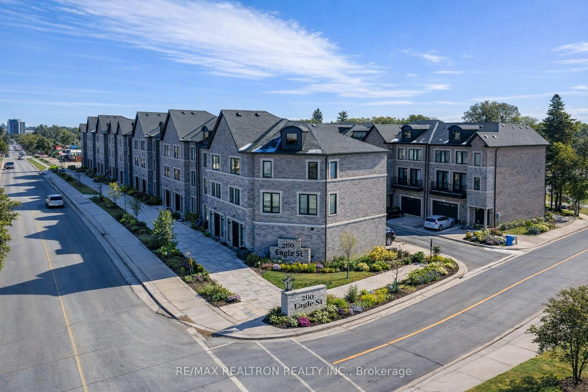 06-260 Eagle Street, Newmarket, ON, L3Y 1K1