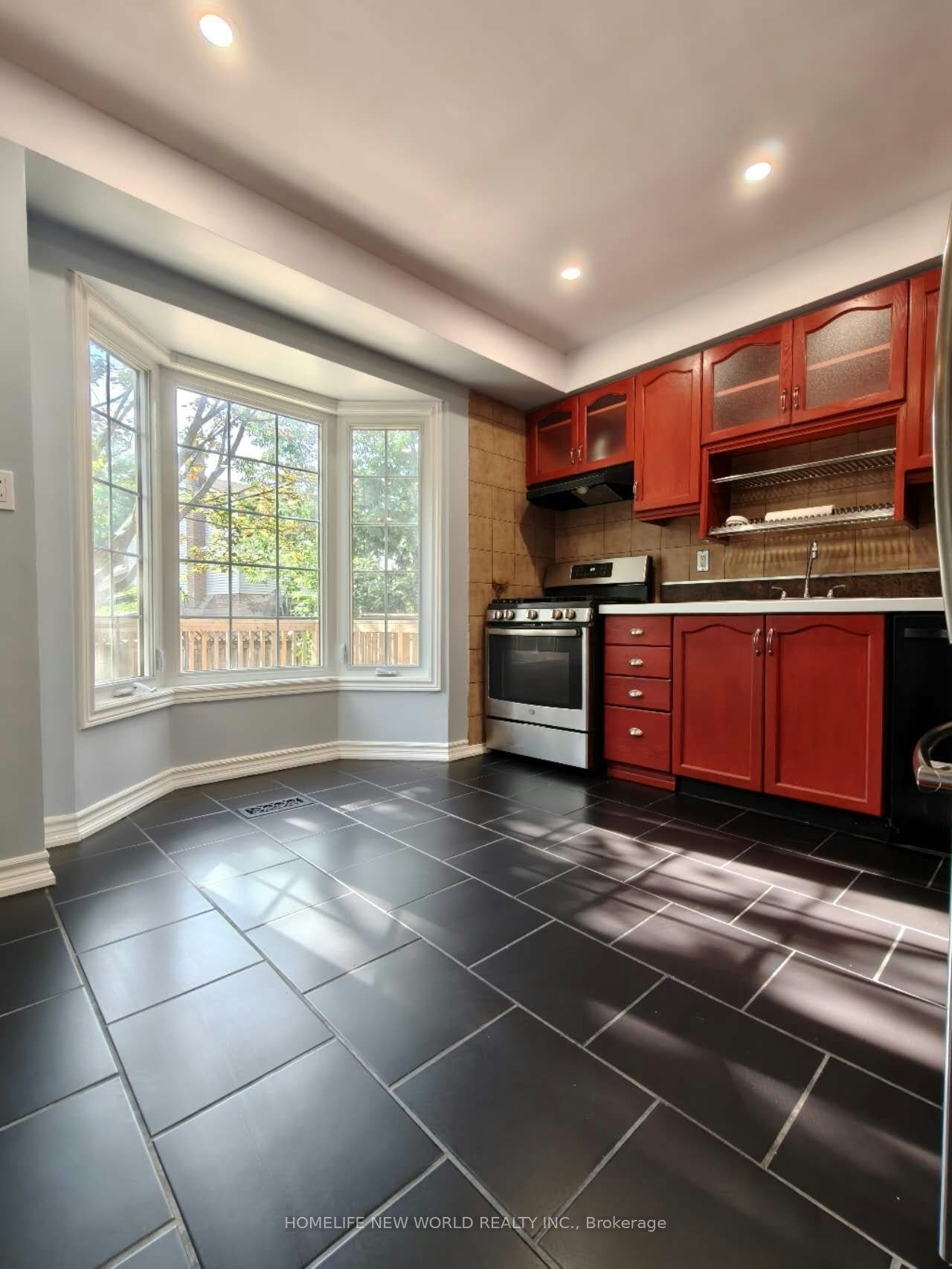 32 Moorcrest Drive, Aurora, ON, L4G 3R4 - 9