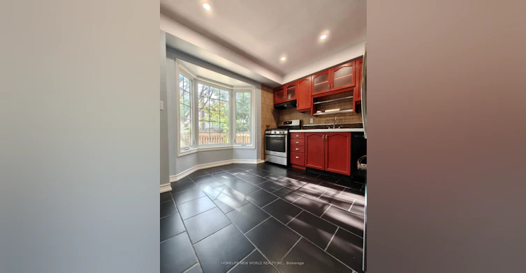 32 Moorcrest Drive, Aurora, ON, L4G 3R4 - 9