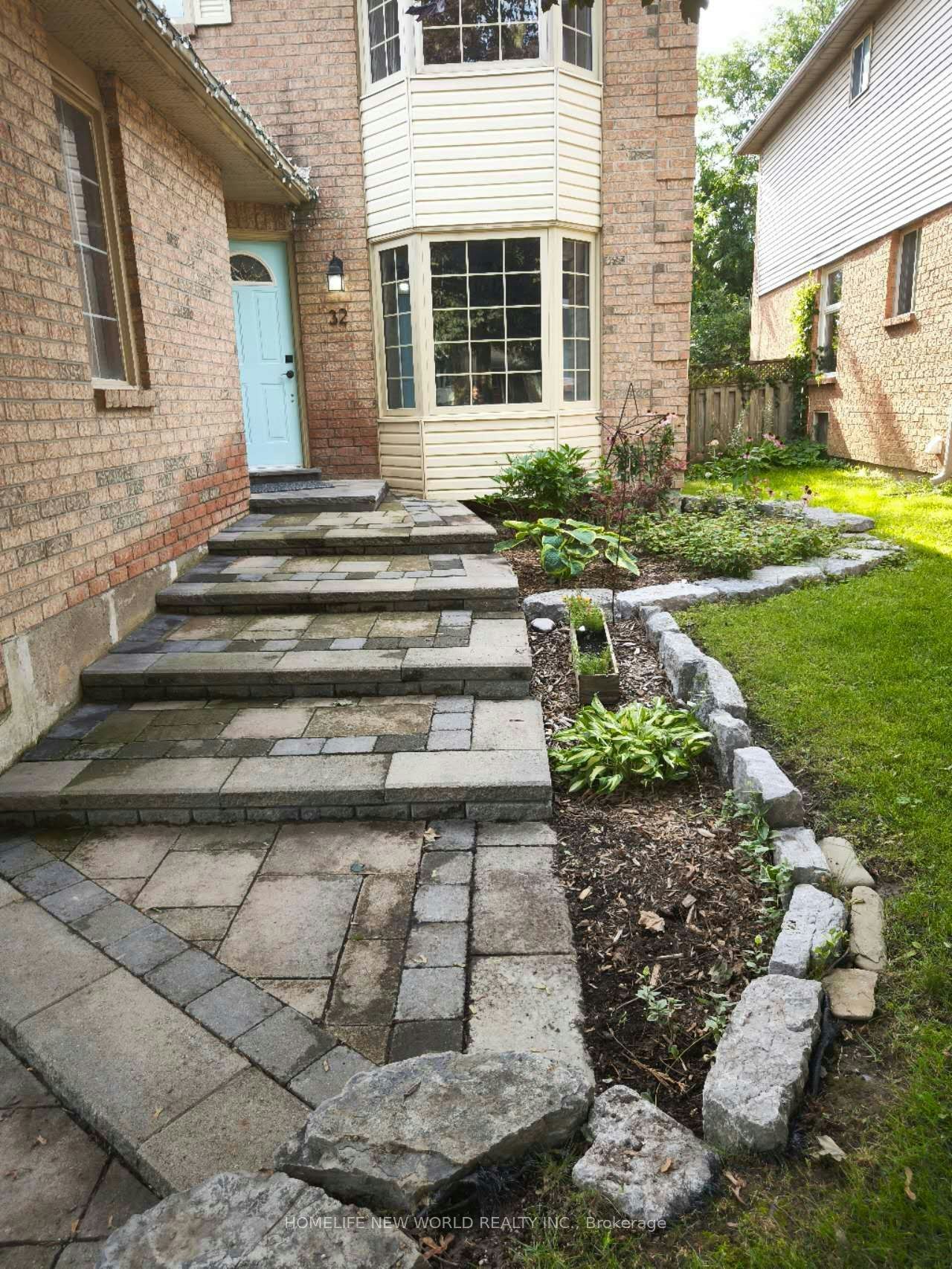 32 Moorcrest Drive, Aurora, ON, L4G 3R4 - 2