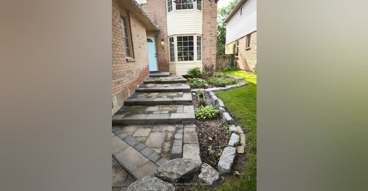 32 Moorcrest Drive, Aurora, ON, L4G 3R4 - 2