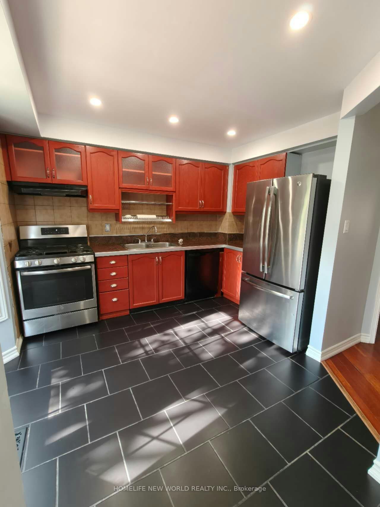 32 Moorcrest Drive, Aurora, ON, L4G 3R4 - 10