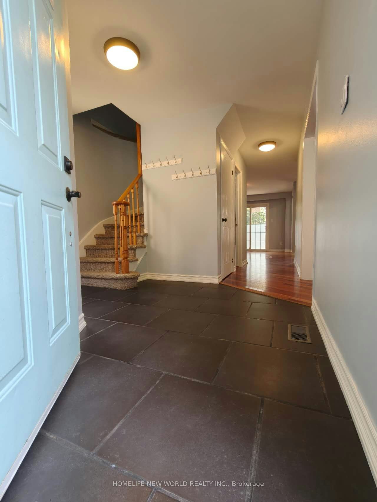 32 Moorcrest Drive, Aurora, ON, L4G 3R4 - 3