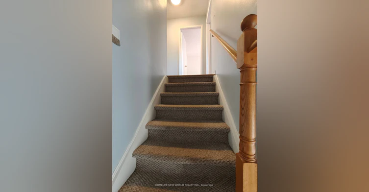 32 Moorcrest Drive, Aurora, ON, L4G 3R4 - 11