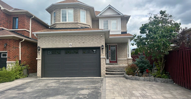 33 Deerwood Crescent, Richmond Hill, ON, L4E 3V4