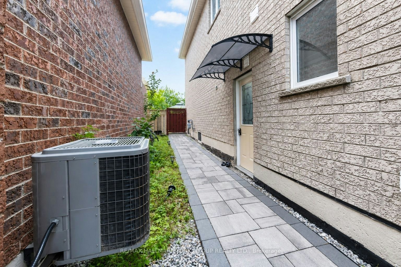 33 Deerwood Crescent, Richmond Hill, ON, L4E 3V4 - 2