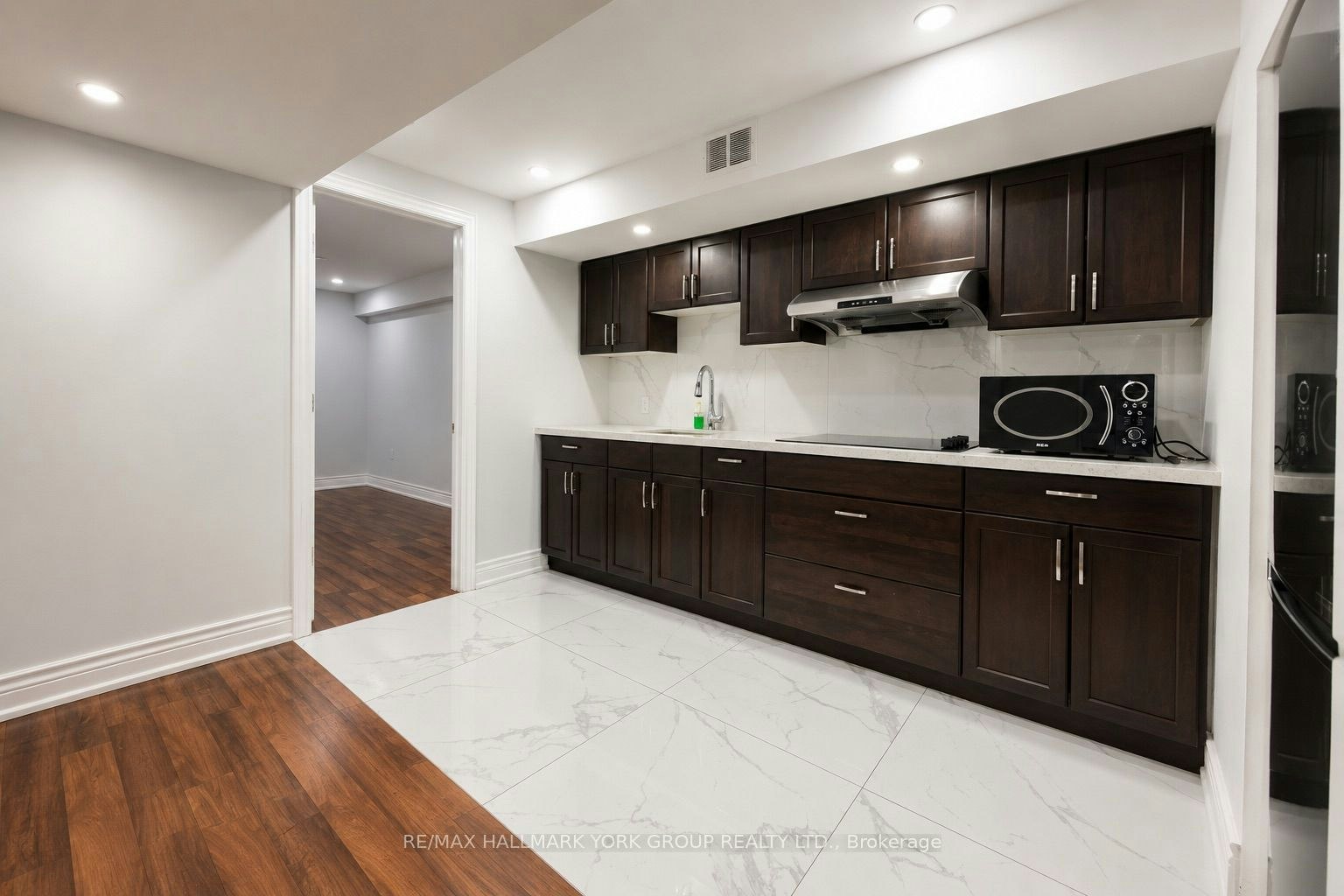 33 Deerwood Crescent, Richmond Hill, ON, L4E 3V4 - 4