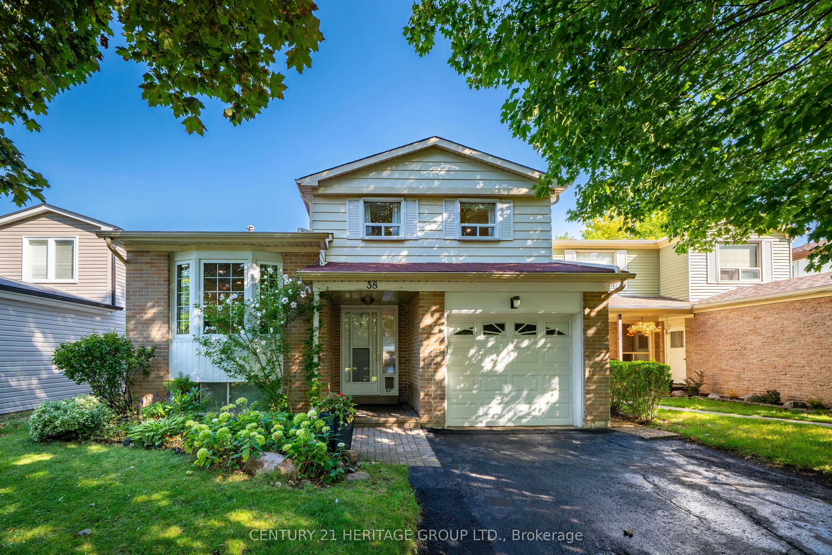 38 Kitsilano Crescent, Richmond Hill, ON, L4C 5A5