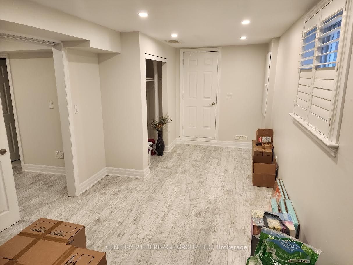 Bsmt-490 Cody Crescent, Newmarket, ON, L3Y 8W7 - 2